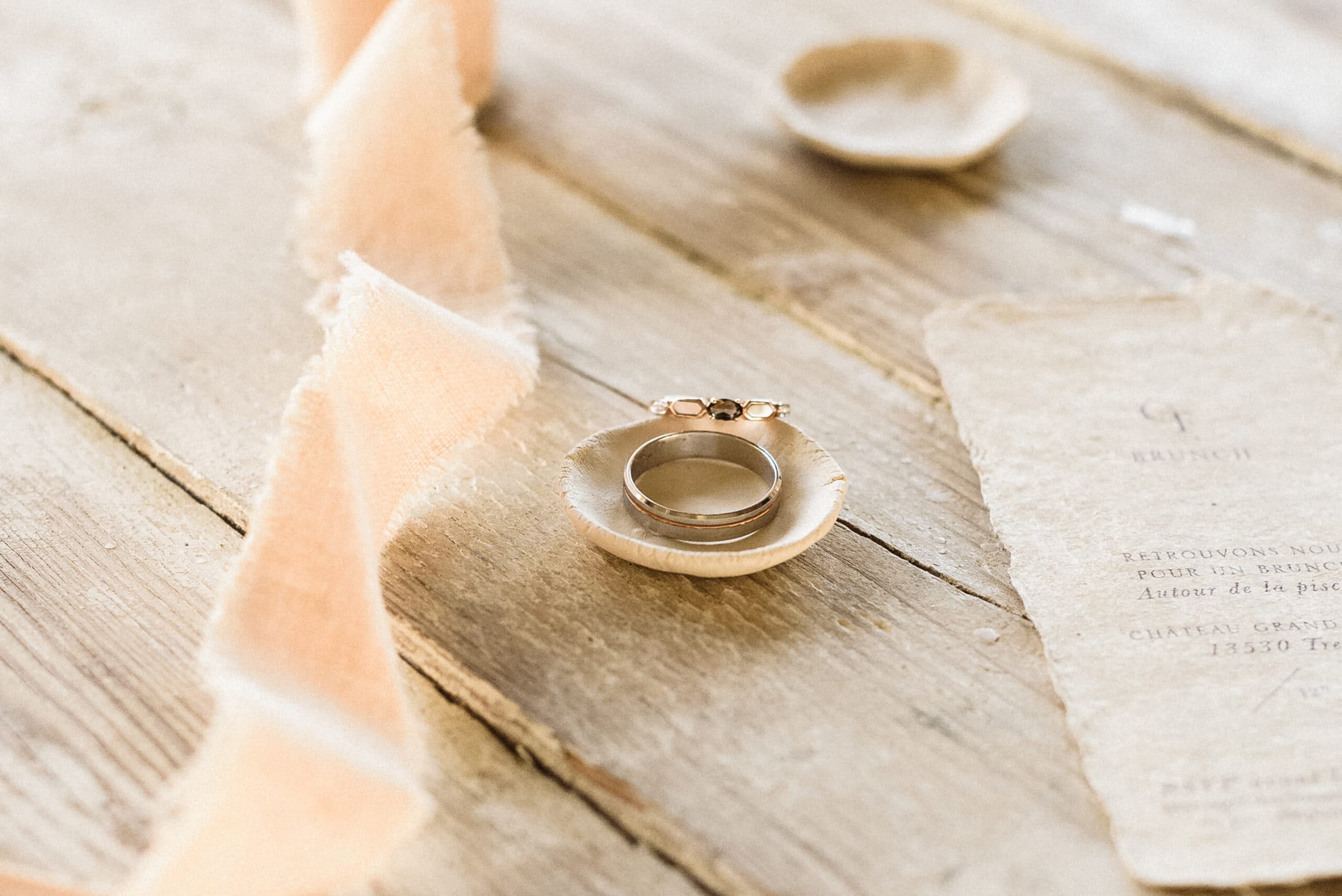 Wedding rings - photo of wedding rings details