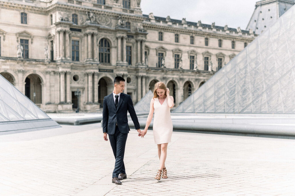 An engagement photo session in the heart of Paris